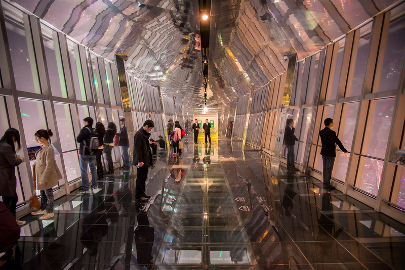 Illustration for article titled 15 Heart-Stopping Skywalks That Will Turn Your Legs To Jelly